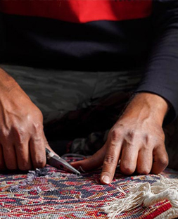 رفو گری قالی در قالیشویی سعادت آباد